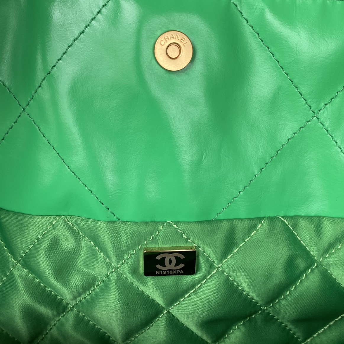 Calfskin 22 Small Handbag Shoulder Bag AS3260 Green